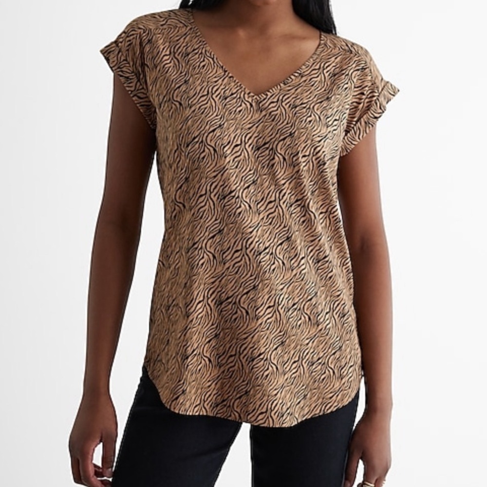 This chic and easy Gramercy tee